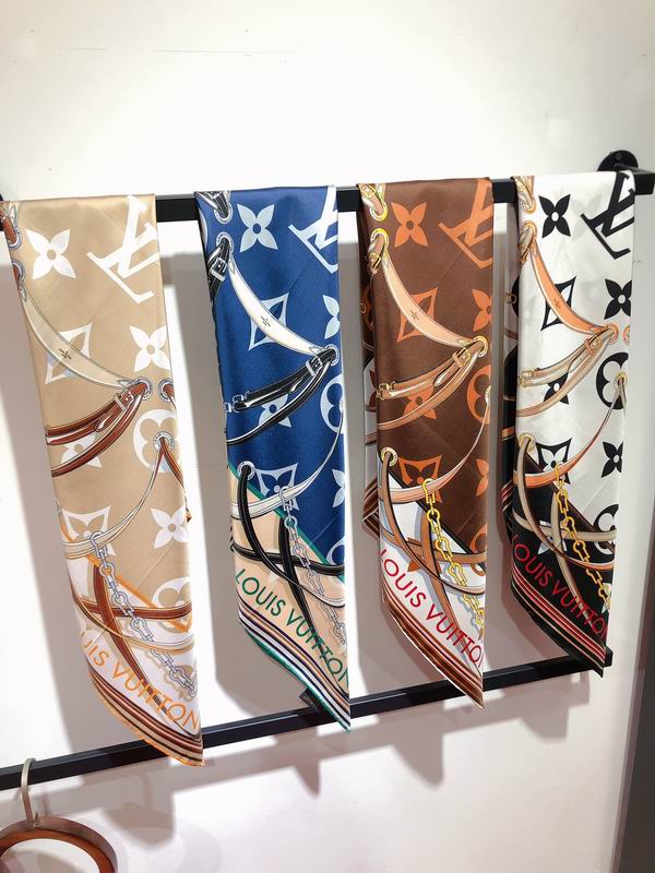 LV silk scarf 90X90cm E08